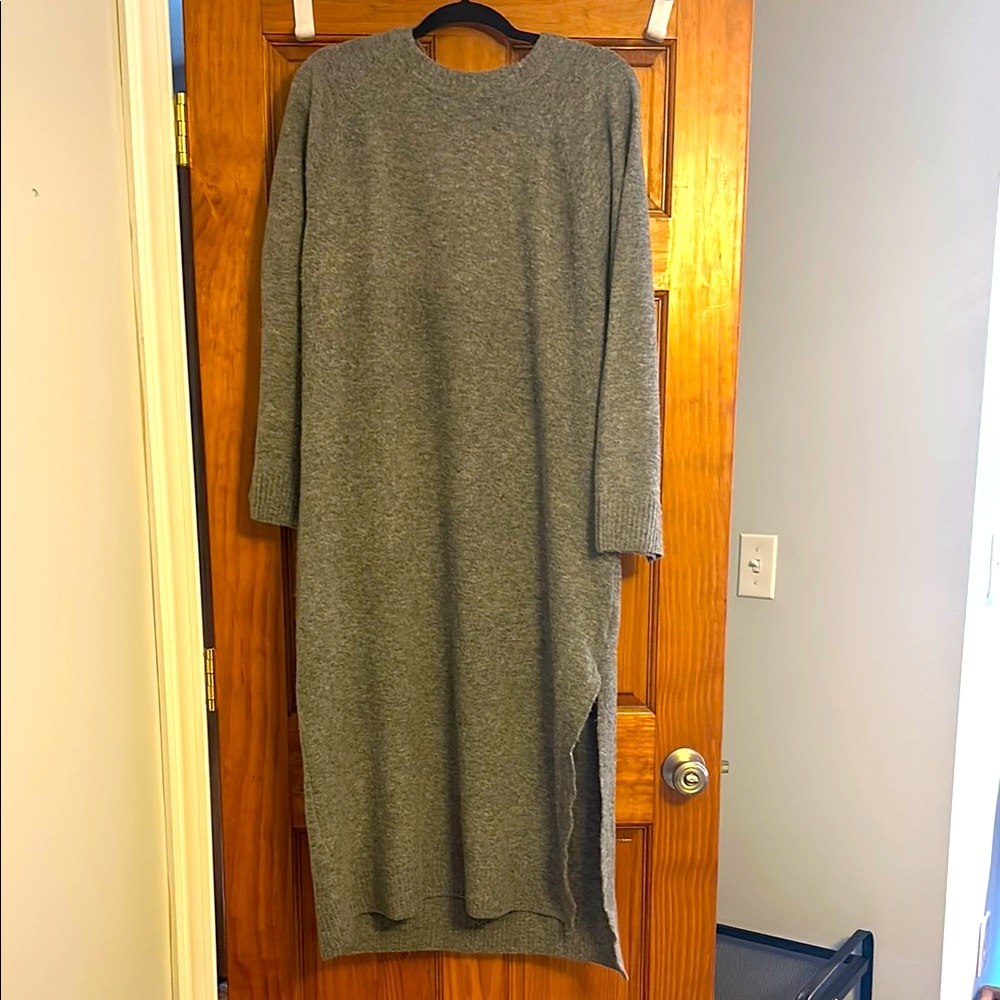 Elegant Gray Knit Dress